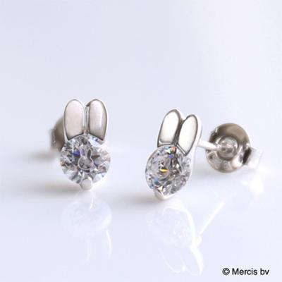 ミッフィーカットフェイスピアス