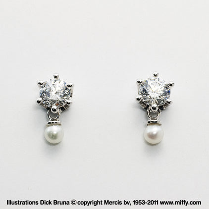 ミッフィーカットピアス