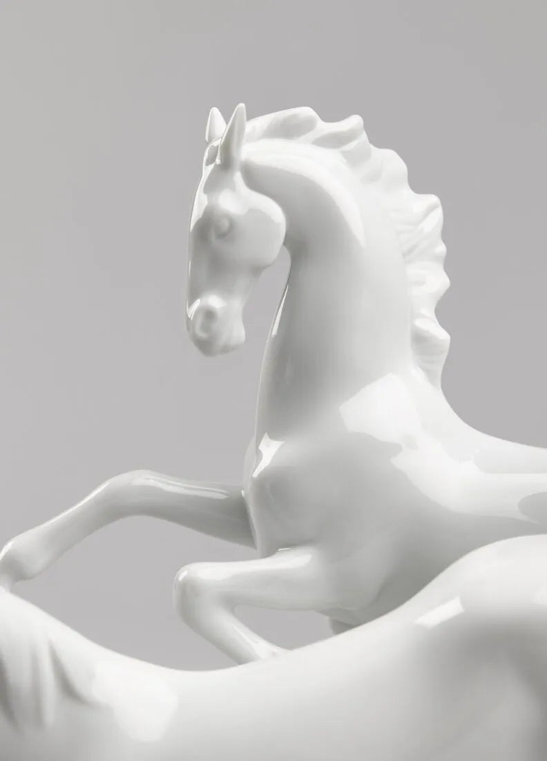 LLADRO 駆ける馬 (White) – Tenshodo LLADRO 駆ける馬 (White) – Tenshodo